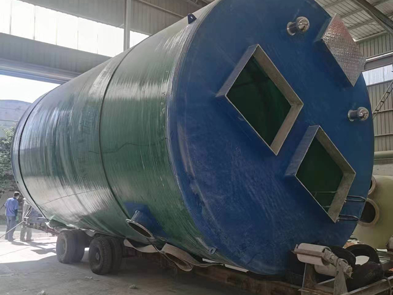 全自動(dòng)污水處理設(shè)備搭載先進(jìn)的智能控制系統(tǒng)可實(shí)現(xiàn)對(duì)整個(gè)污水處理過(guò)程的實(shí)時(shí)監(jiān)測(cè)